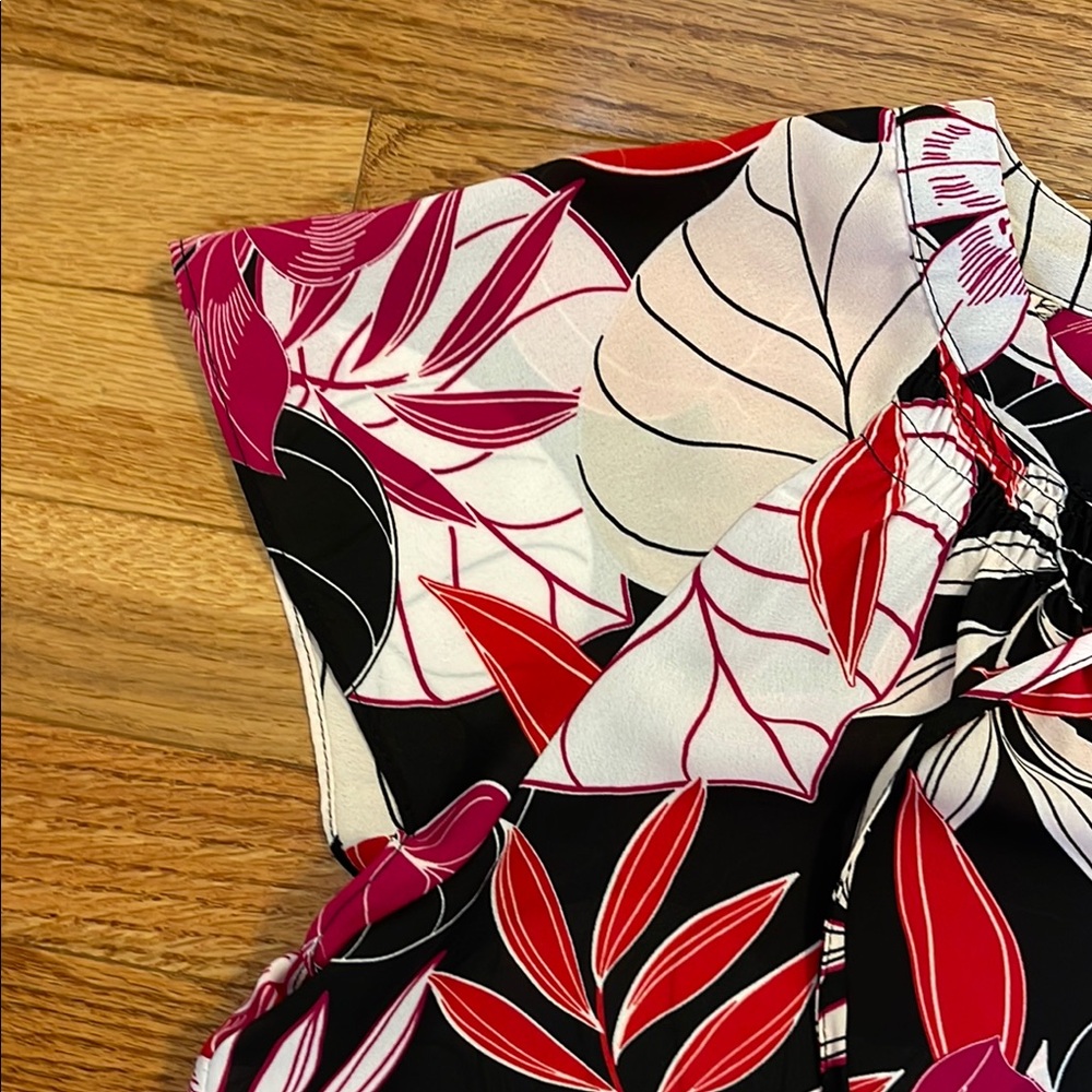 NWT Liz Claiborne Floral V Neck Blouse with Mandarin Collar - Picture 6 of 10